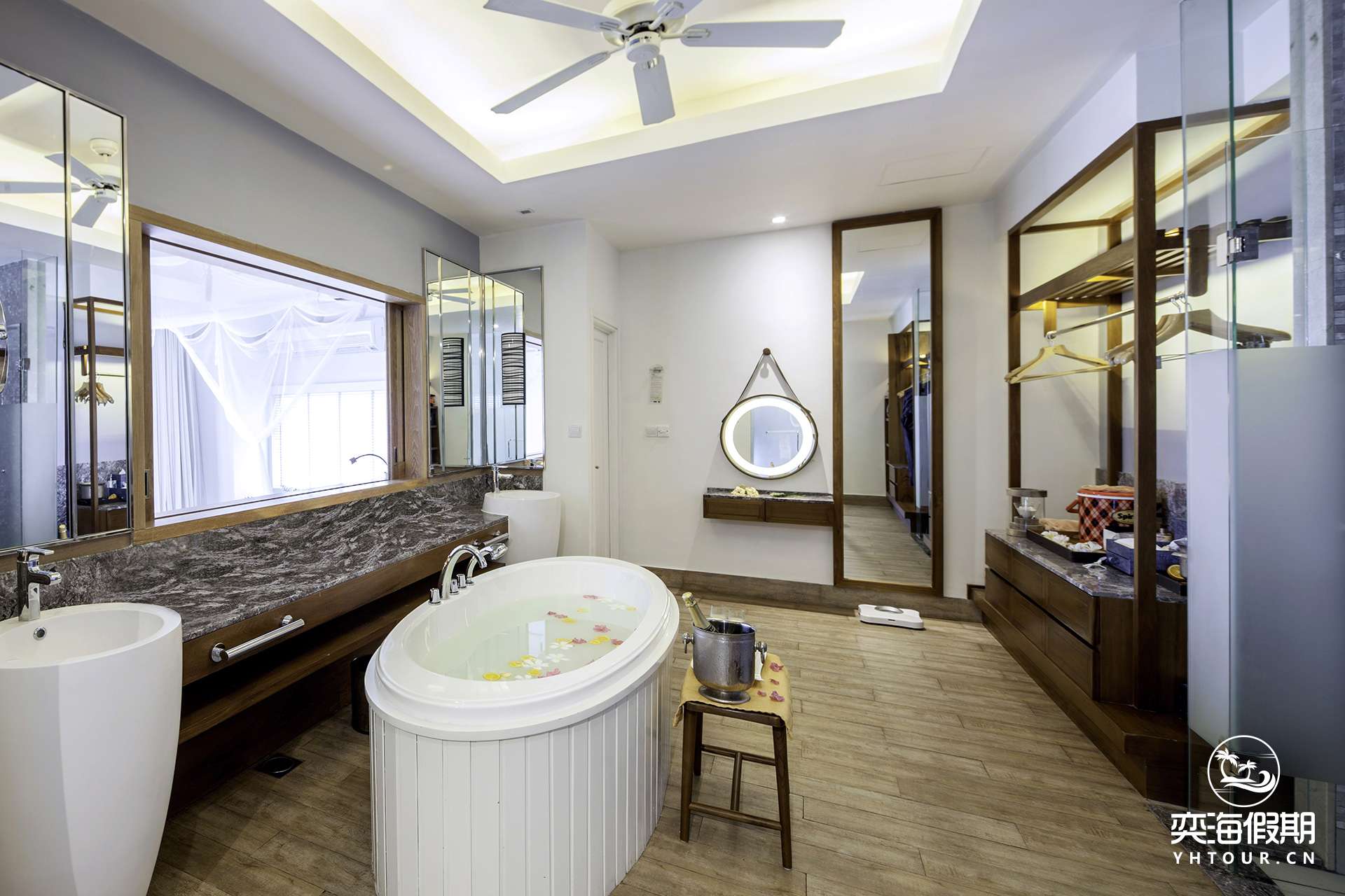 CIRM-Ocean_Water_Villas-03.jpg