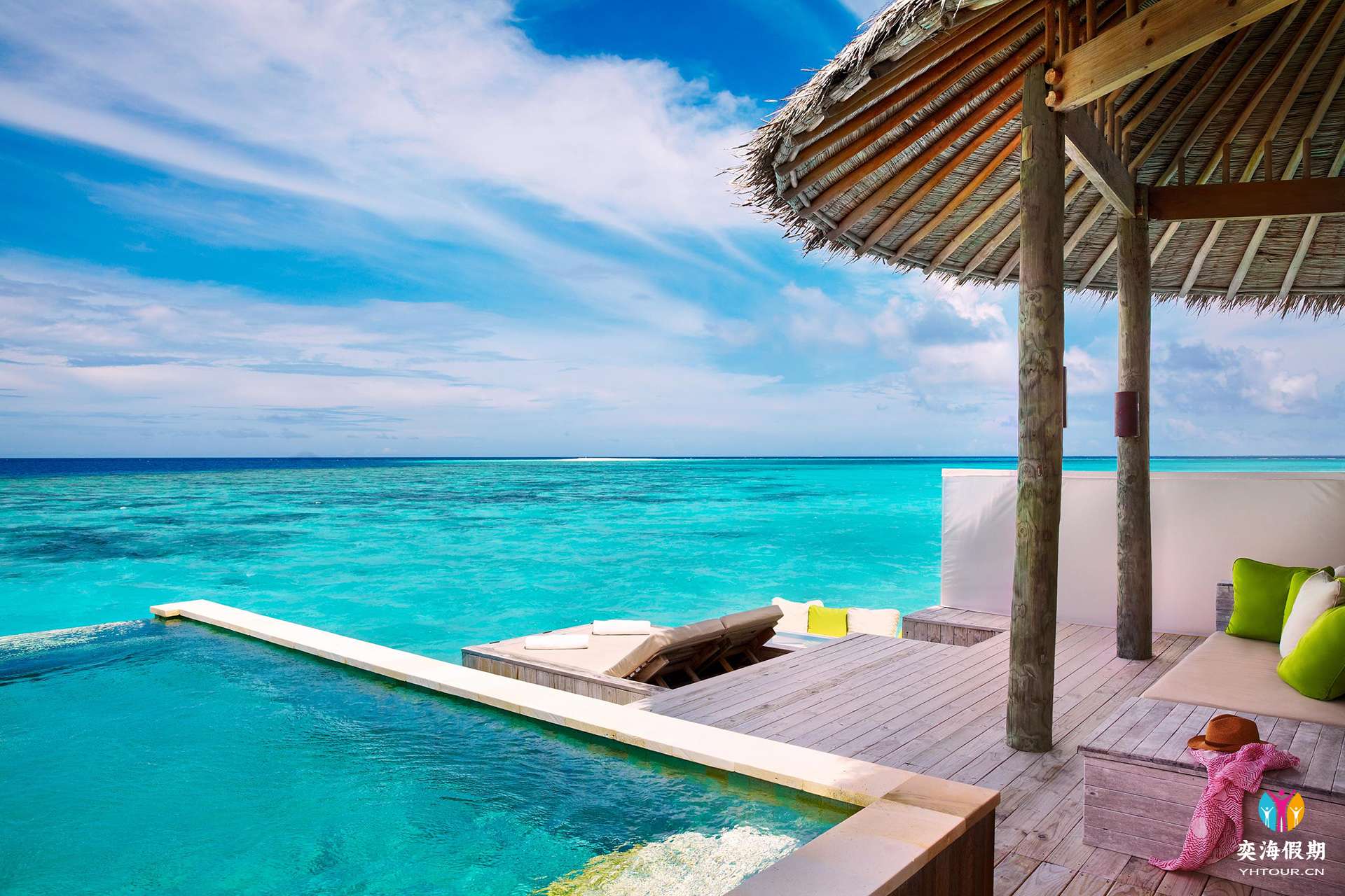 laamu-water-villa-with-pool3.jpg