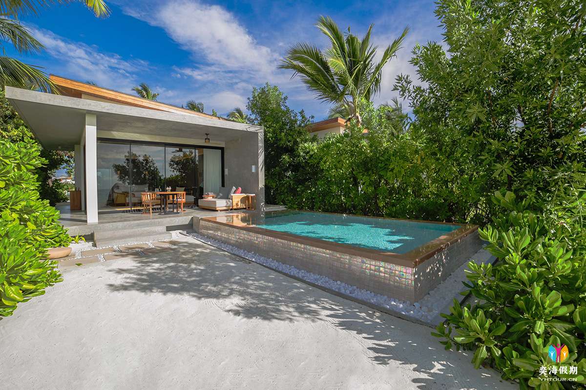 Beach Villa with Pool3.jpg