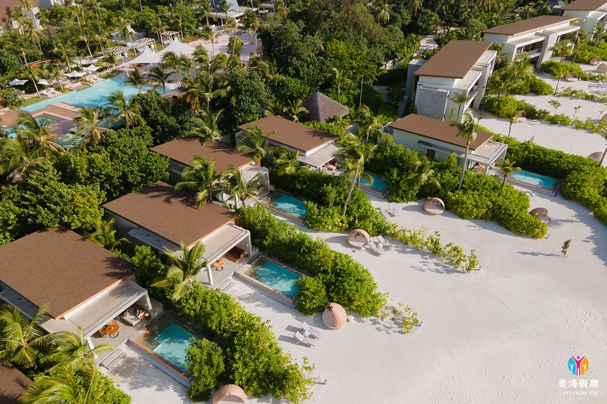Beach Villa with Pool2.jpg