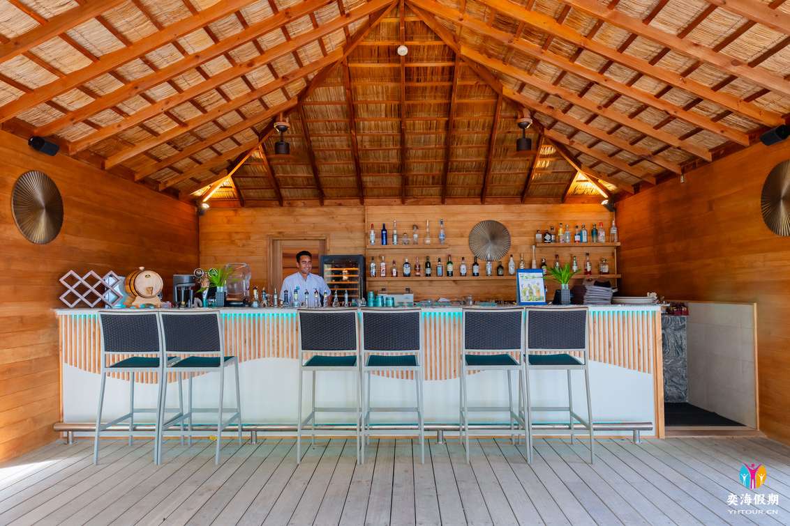bar (1).jpg
