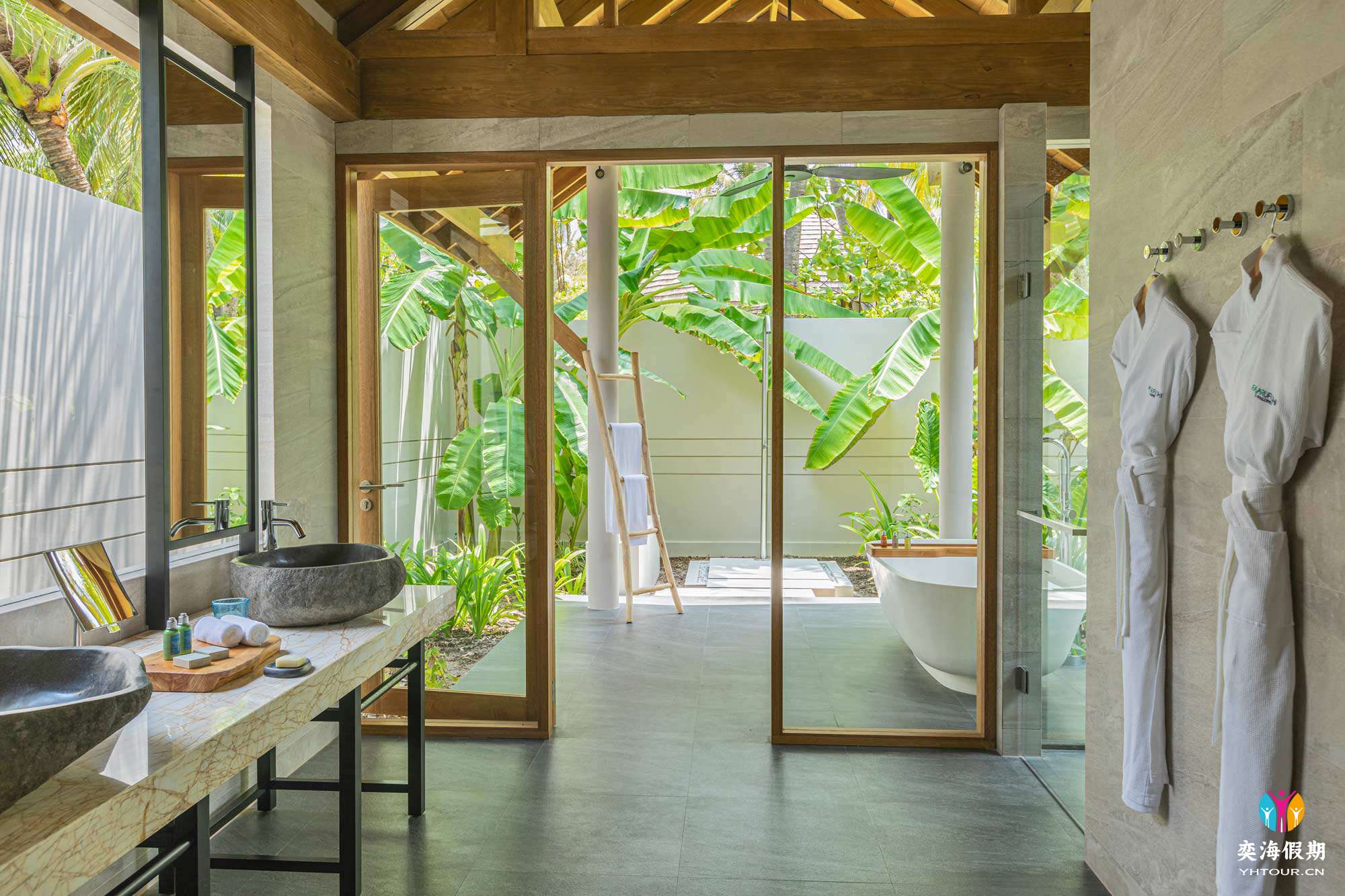 BEACH VILLA4.jpg