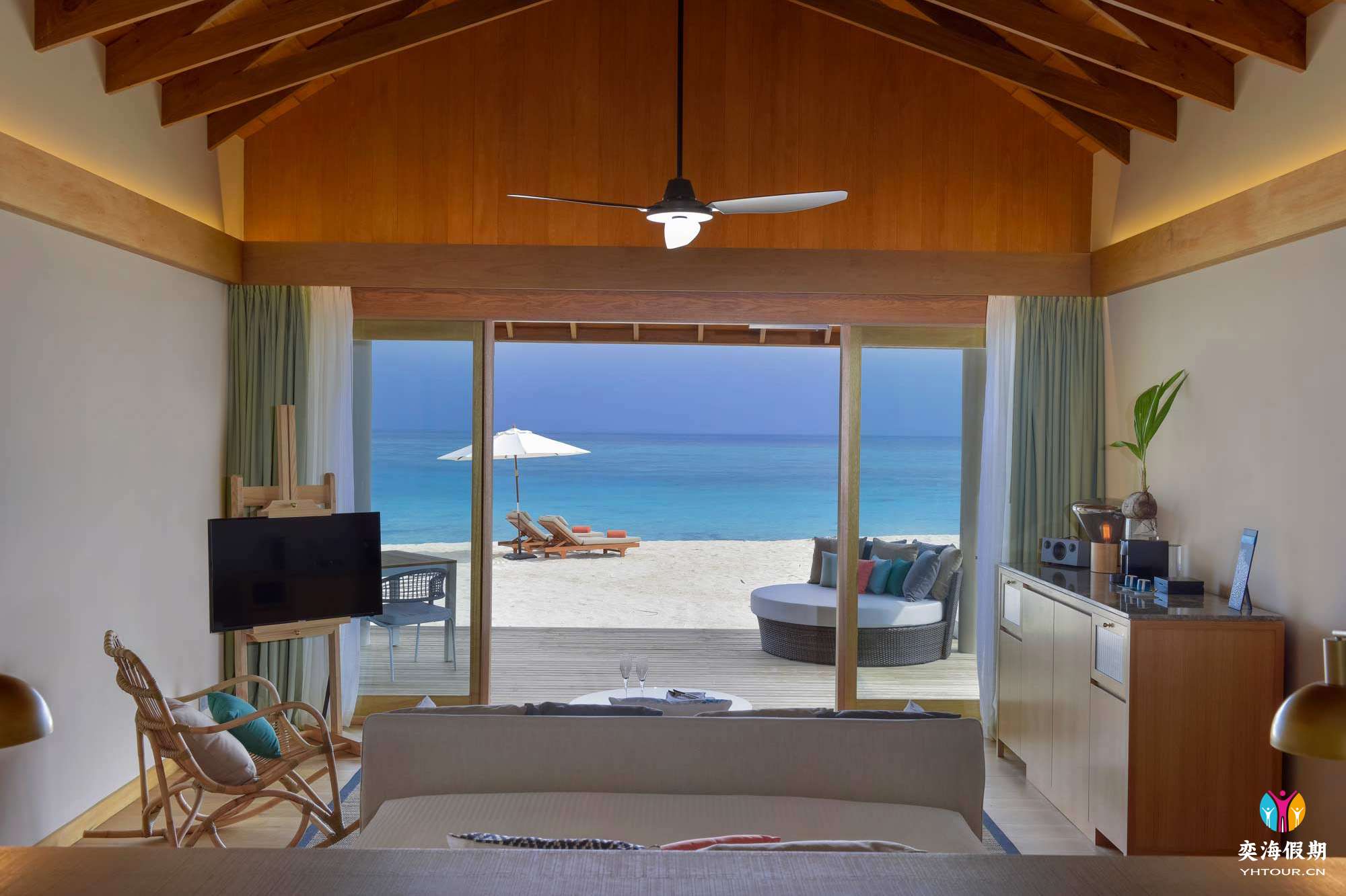 BEACH VILLA.jpg