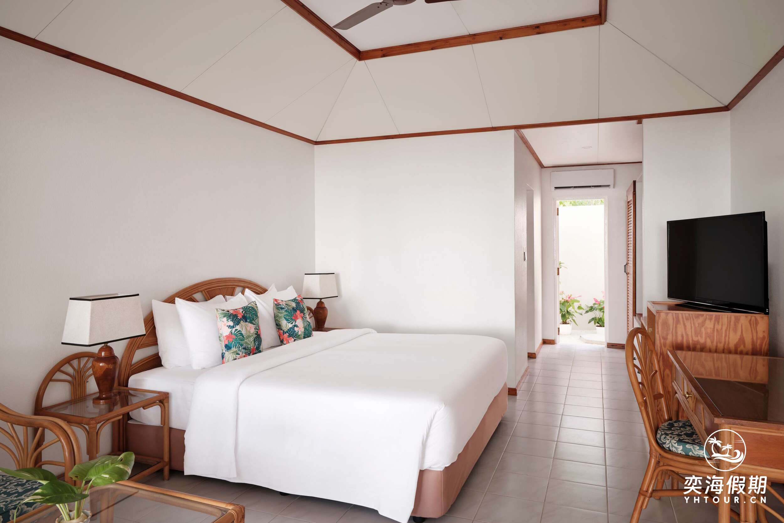 Villa Park - Beach Villa - Interior - Large.jpg