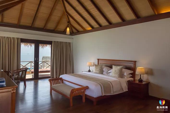Water Villas with Jacuzzi2.jpg