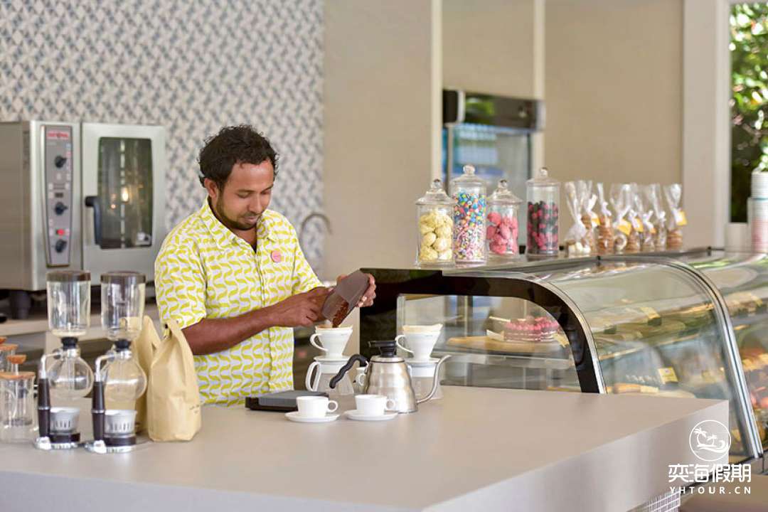 Aroma Cafe1.jpg