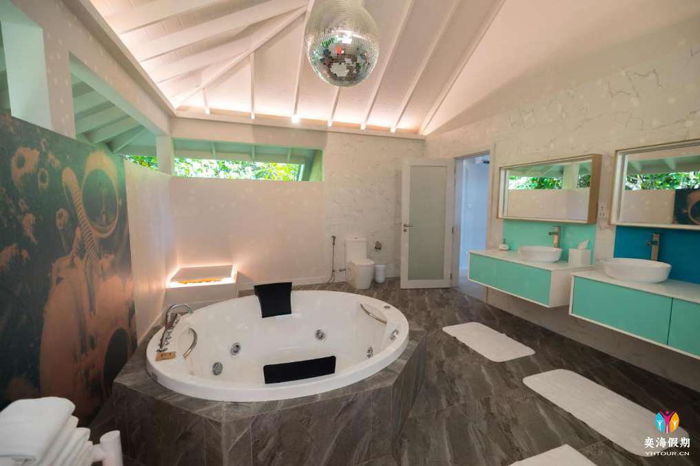 2Bedroom Lagoon Beach Villa with pool.jpg