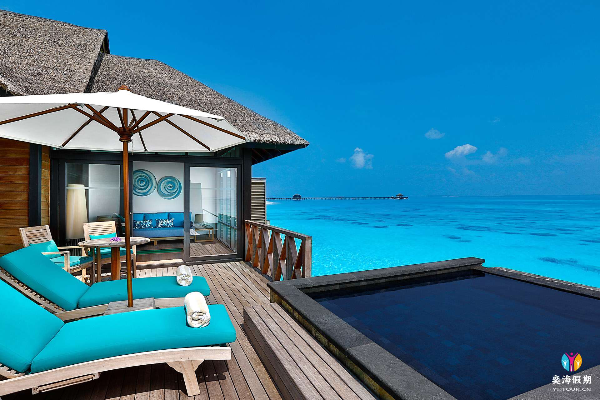 A.Sunrise Water Villas with Infinity Pool.jpg