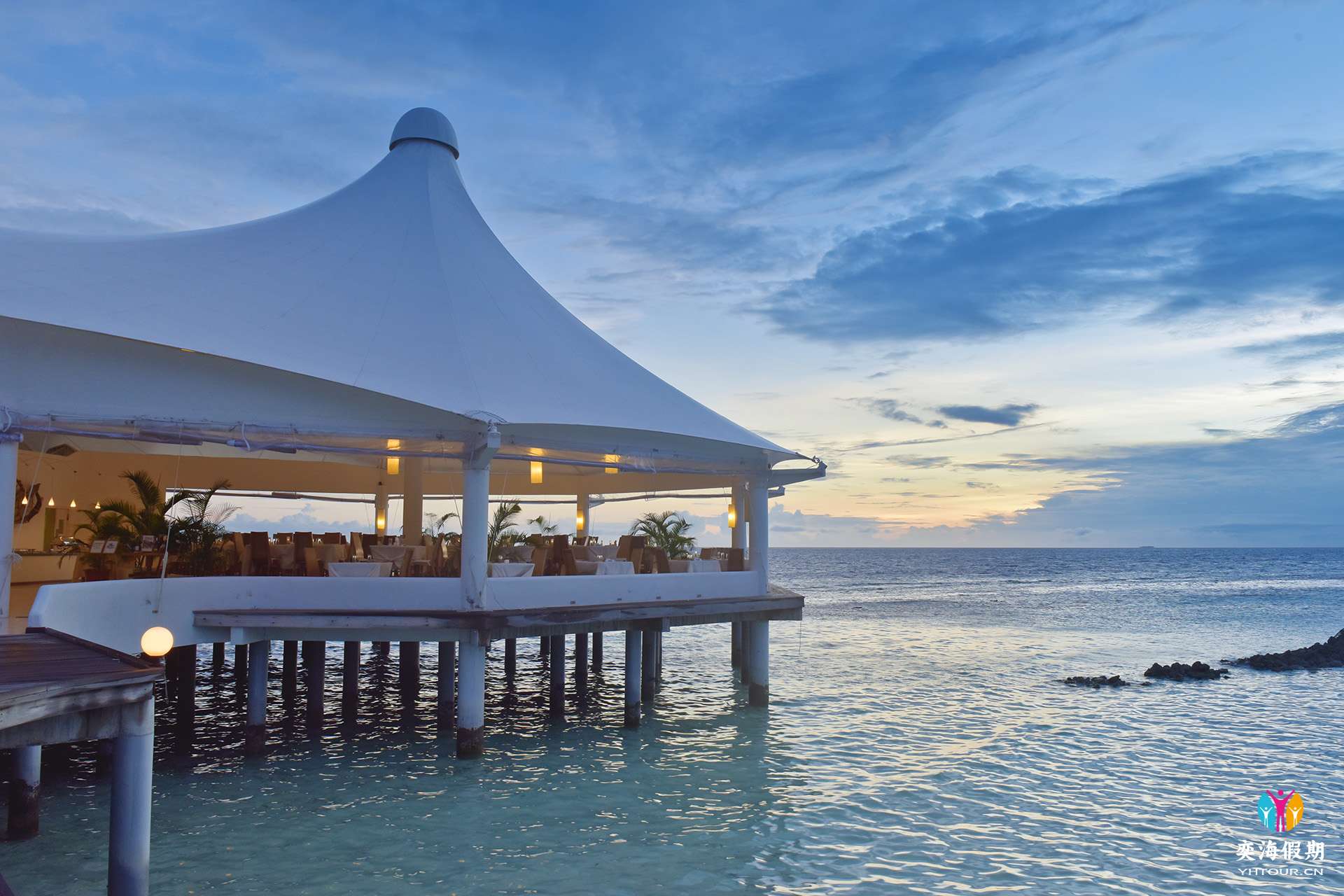 SFI-HRES-Safari_Island_Main_Restaurant5.jpg