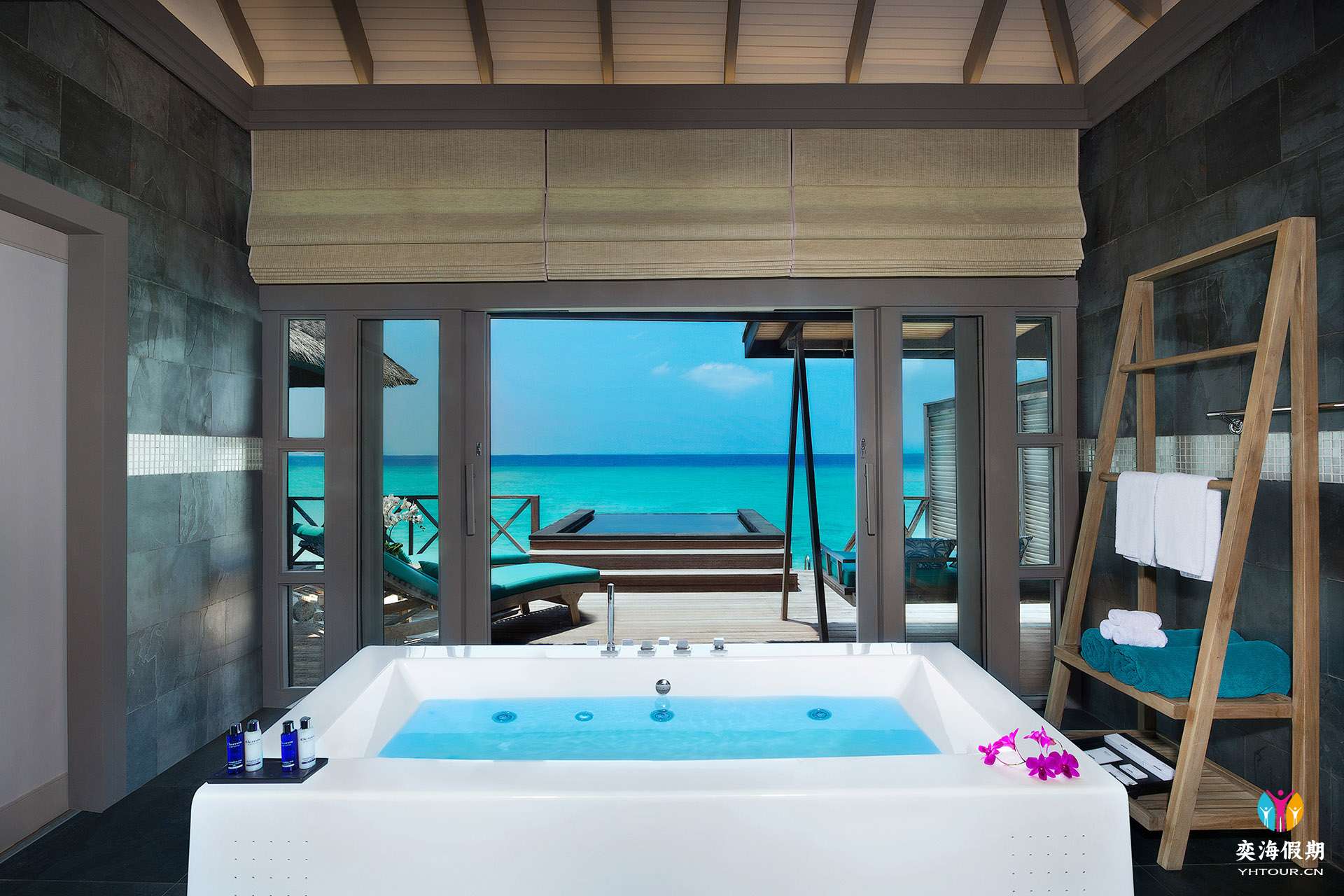 C.Sunrise Water Villas with Infinity Pool.jpg