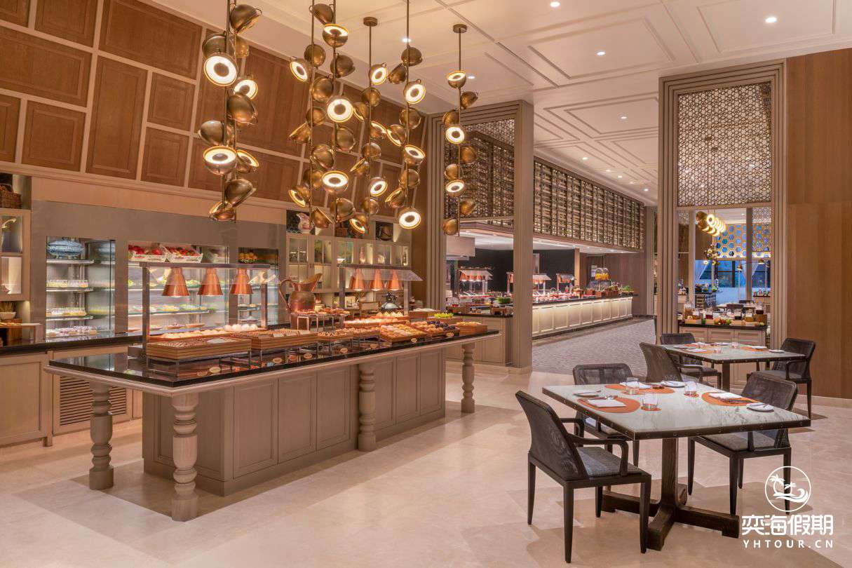 alba-buffet-18113-62046_Classic-Hor.jpg
