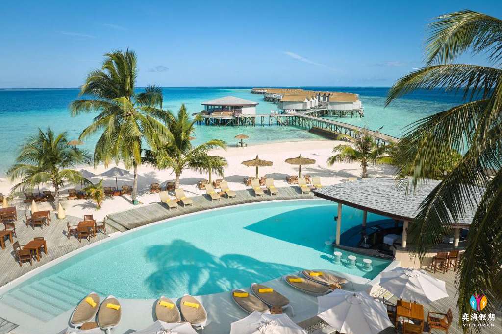 Centara Ras Fushi10.jpg