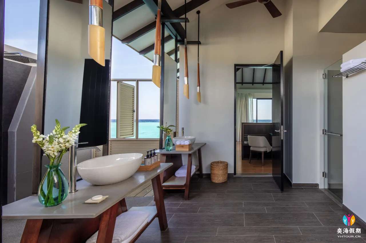 Overwater Villa.webp (2).jpg