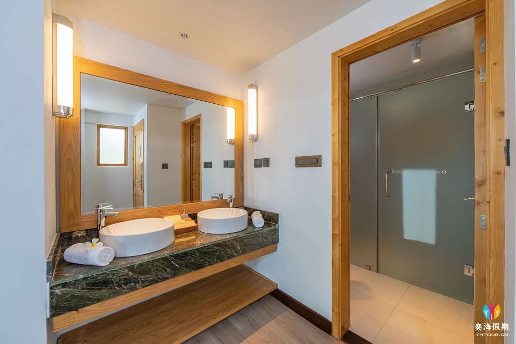 duplex-garden-bungalow bathroom.jpg