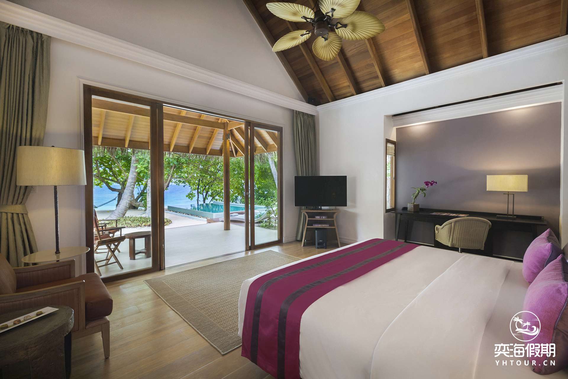Beach Deluxe Villa With Pool_Interior.jpg