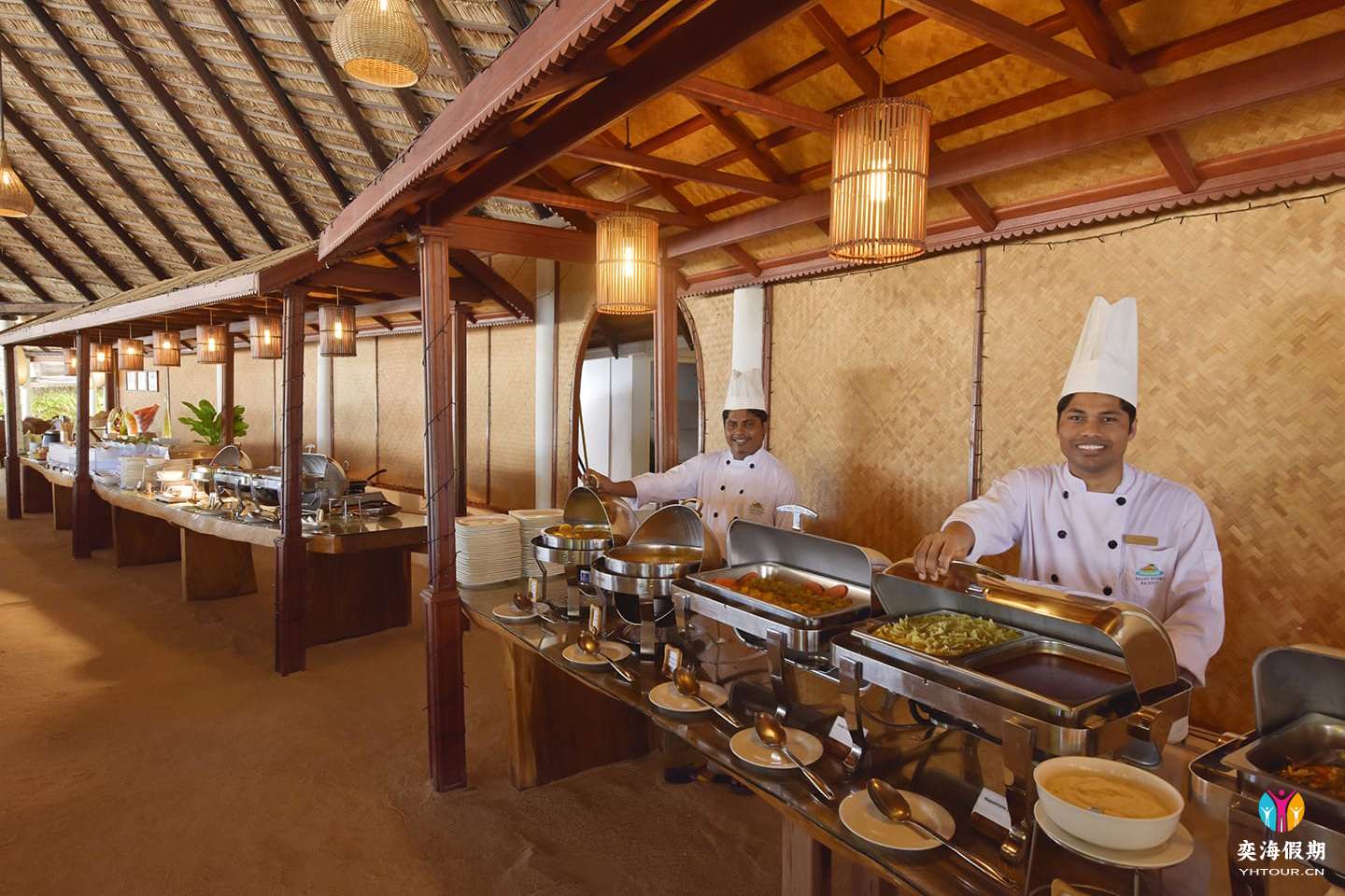 ANG-HRES-Angaga_Resort_Main_Restaurant7-2.jpg