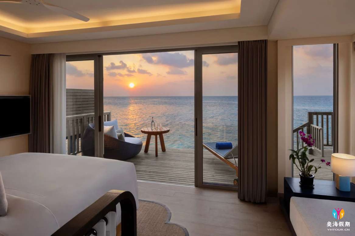 Over Water Villa3.jpg