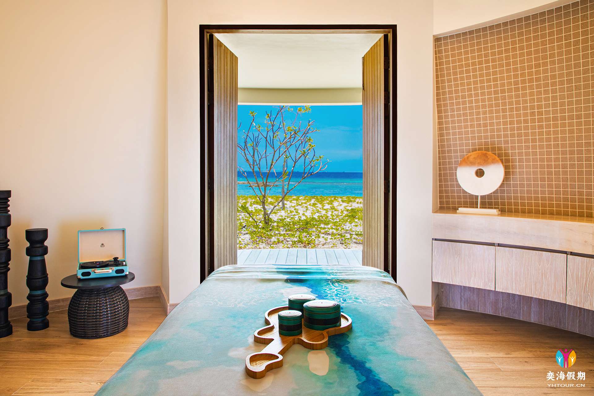 HRHM-Rock-Spa-TreatmentRoom-View-Landscape.jpg