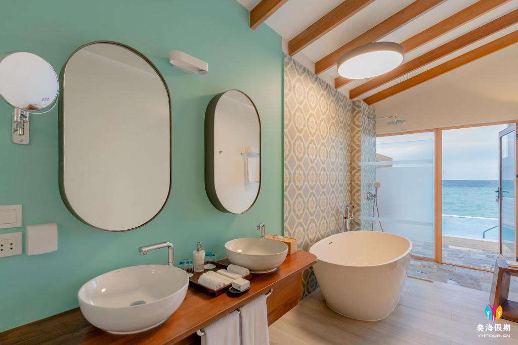 Lagoon Suite (1).jpg
