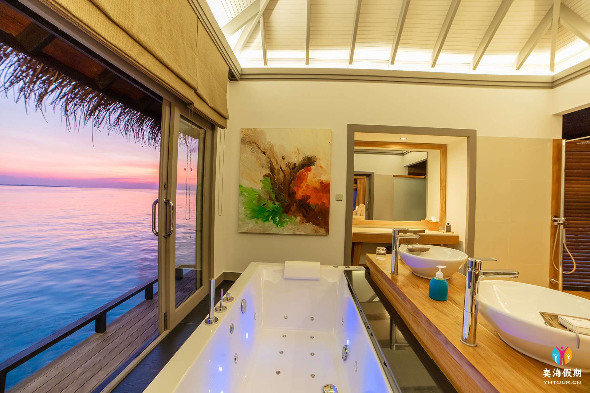 B.2 Bedroom Ocean Residence with Family Infinity Pool.jpg
