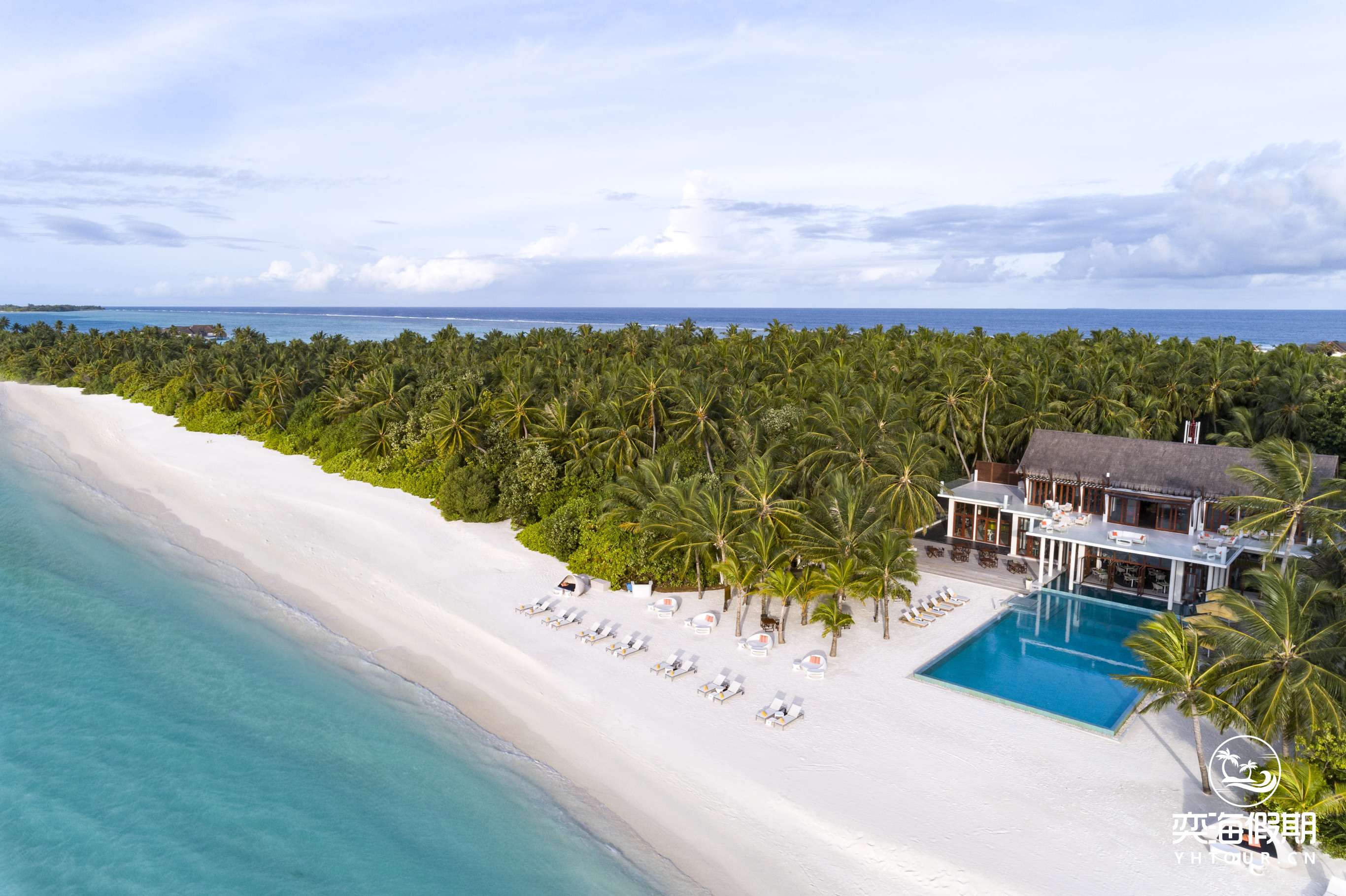 Dune Bar, Epicure _ Pool View.jpg
