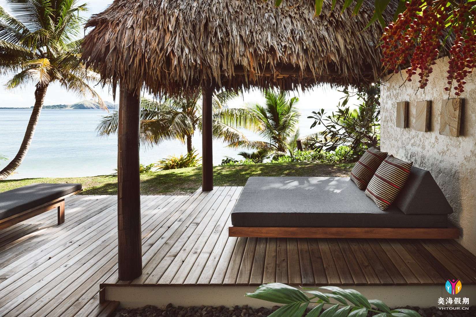 Beachfront Pool Villa (5).jpg