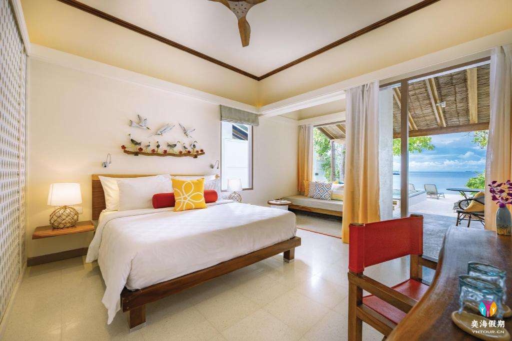 Deluxe Beach Villa with Pool.jpg