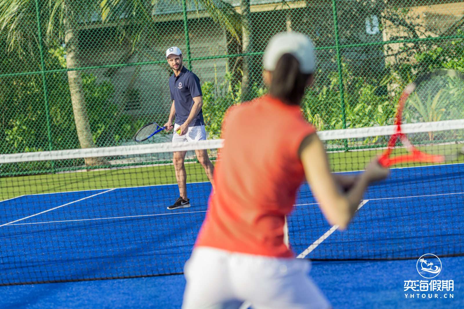 Hurawalhi Tennis 1.jpg