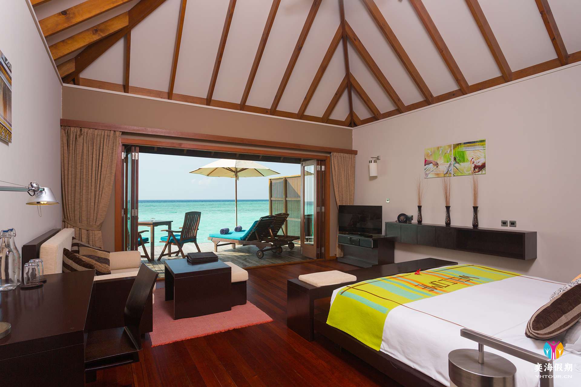 VeliganduJacuzziWaterVillaBedroom3.jpg