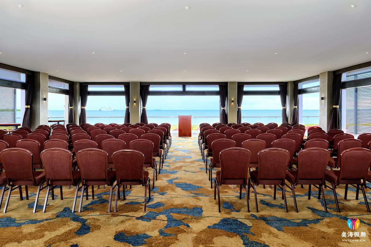 meeting-theatre-style-view-01.jpg
