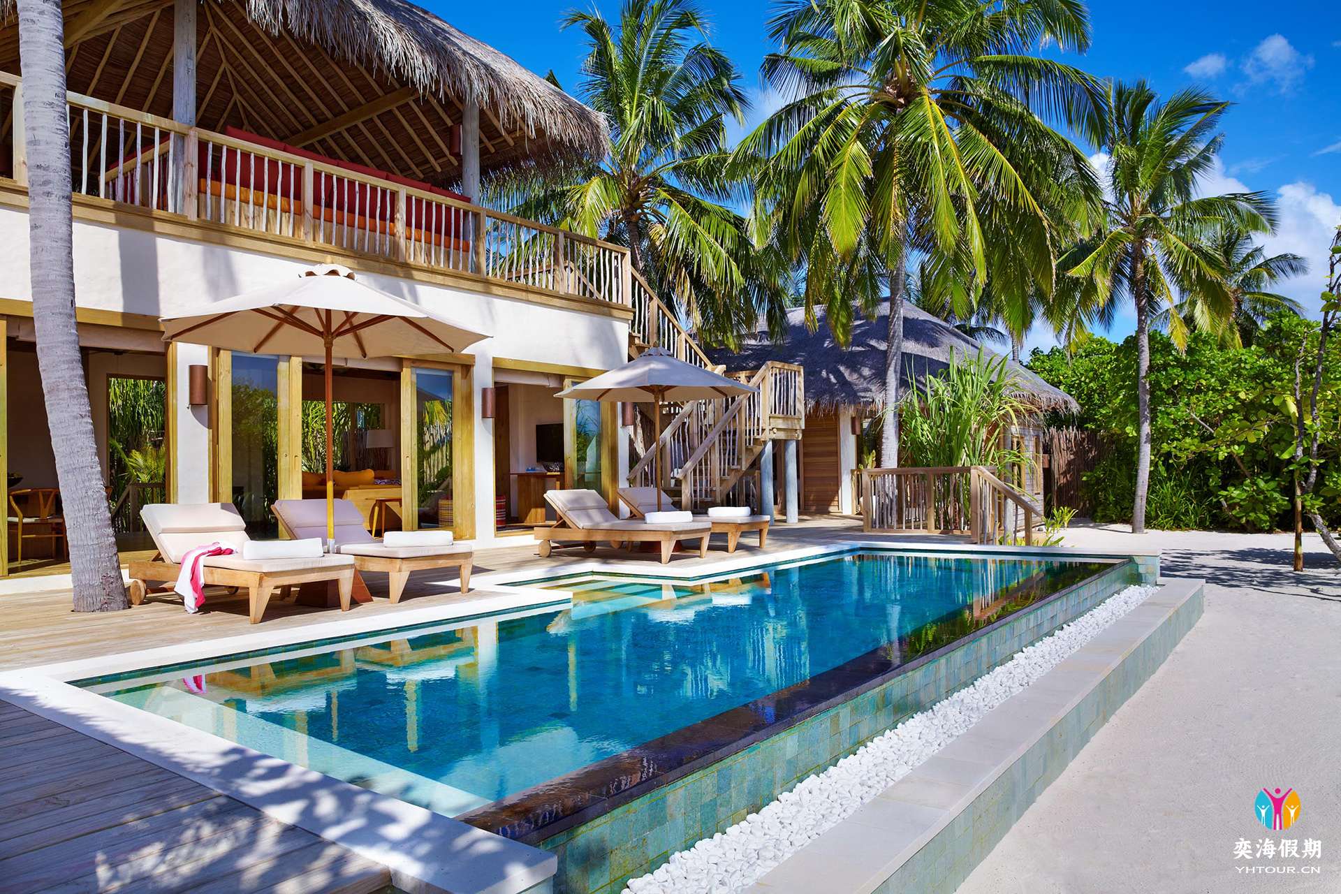 two-bedroom-ocean-beach-villa (3).jpg