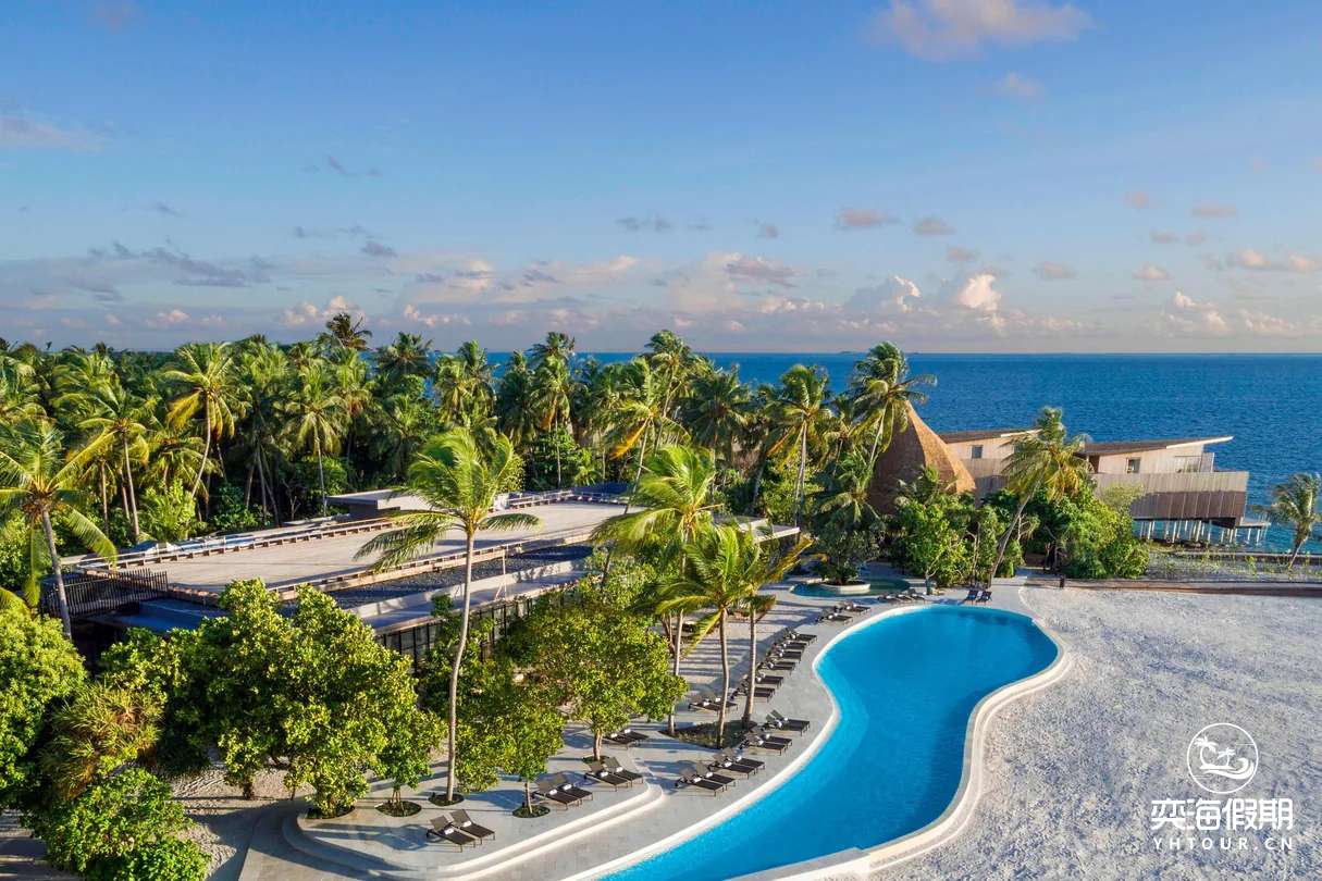 infinity-pool-6196-hor-clsc.webp.jpg
