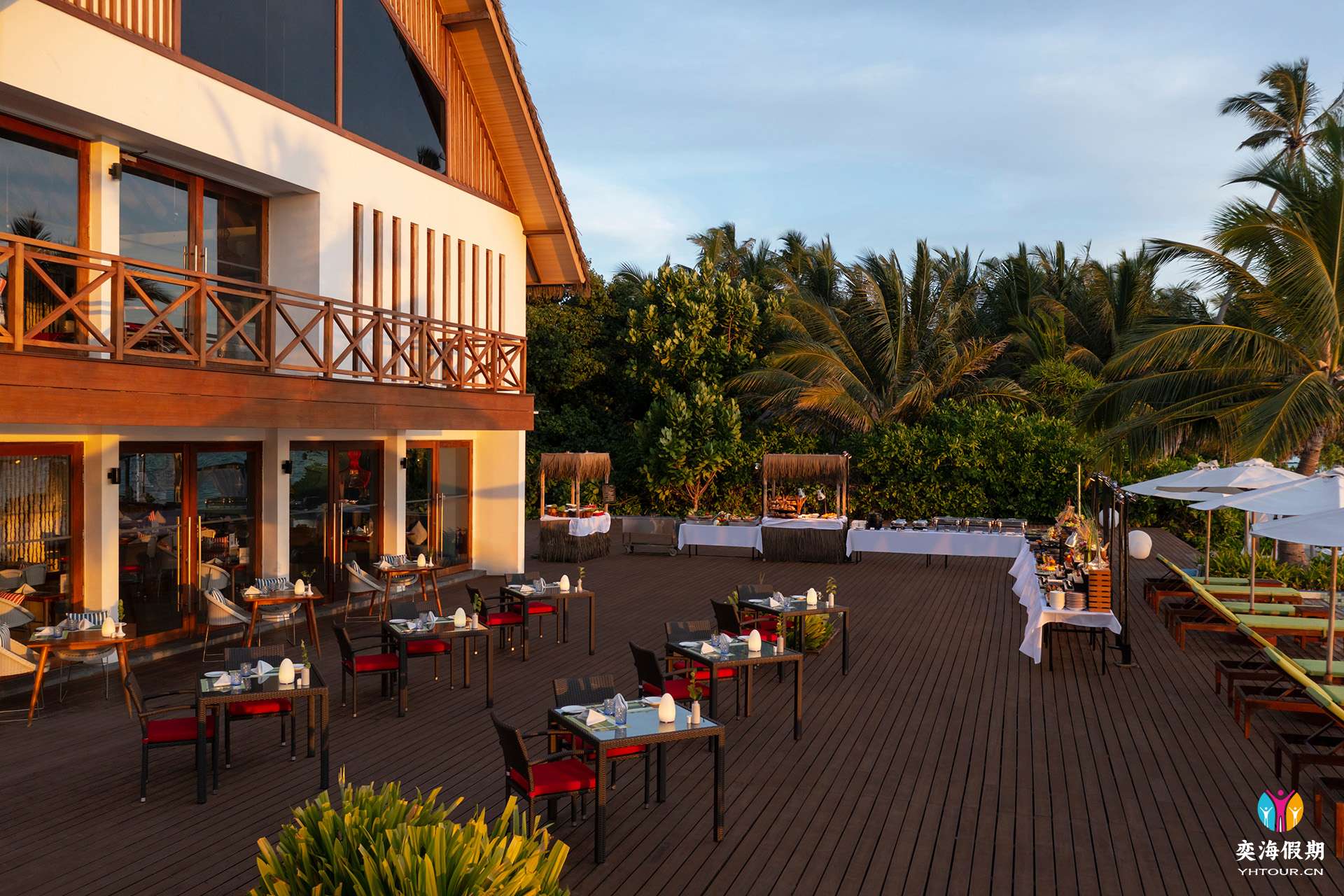Alita Outdoor Dining.jpg