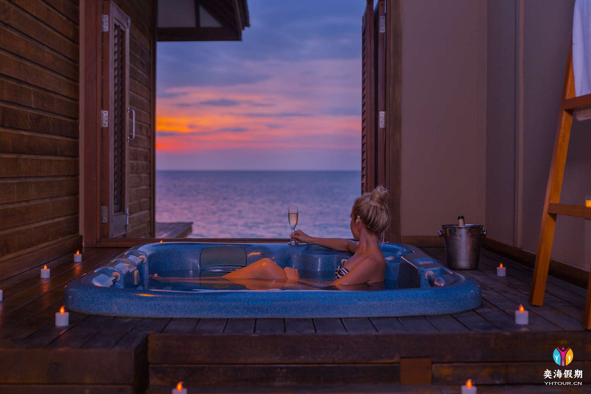 VeliganduJacuzziWaterVillaJacuzziWithModel.jpg