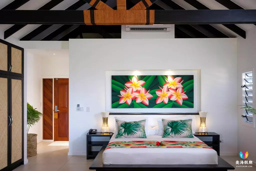 Hibiscus Suite1.webp.png