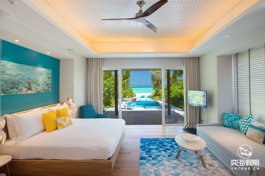 Beach Pool Villa with Swirl Poold.png